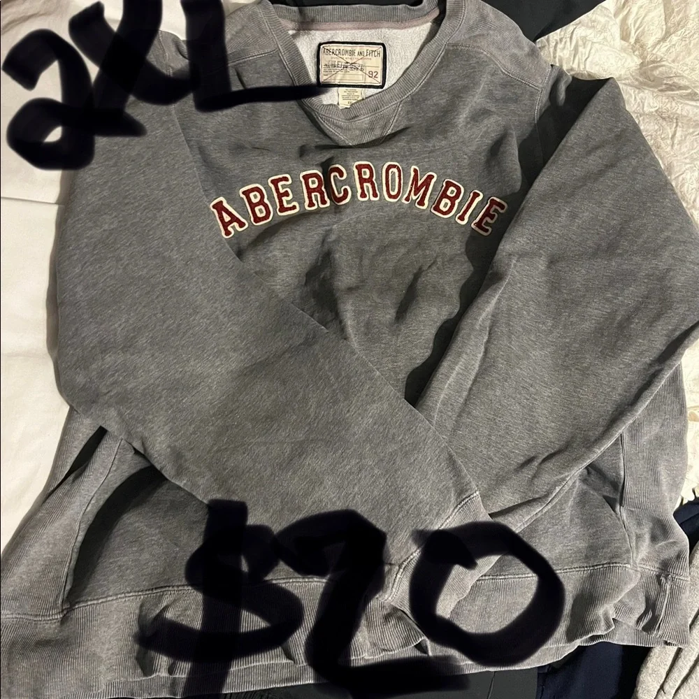 Clothes - Picture 10 of 14